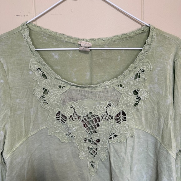 Gimmicks by BKE Womens Oversized Lagenlook Top Large Crochet Mixed Media Boho - Picture 5 of 15